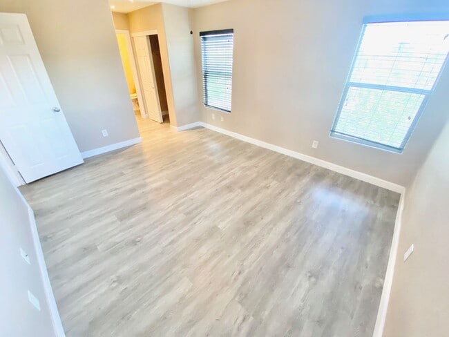 Building Photo - STUNNING 2 STORY HOME 3 BEDROOM 2.5 BATH W/ ONE CAR GARAGE IN A GATED COMMUNITY!