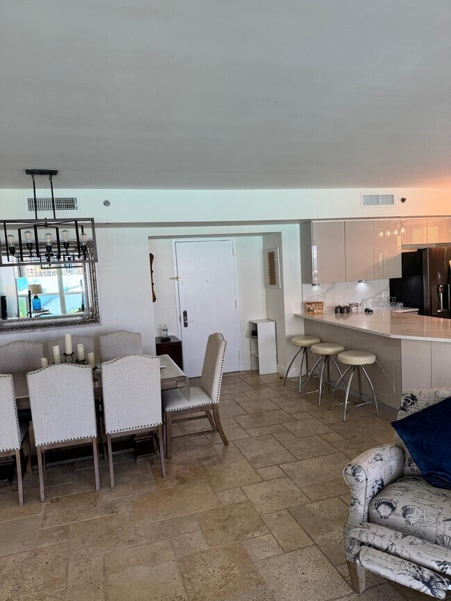 Building Photo - 1800 S Ocean Dr