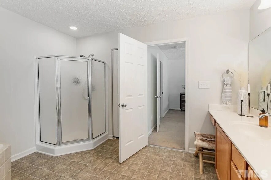 Building Photo - 5223 Dilbagh Dr