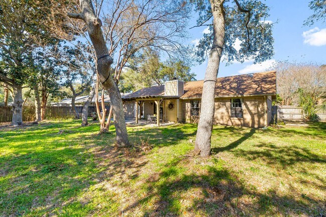 Building Photo - 1174 Bay Ct