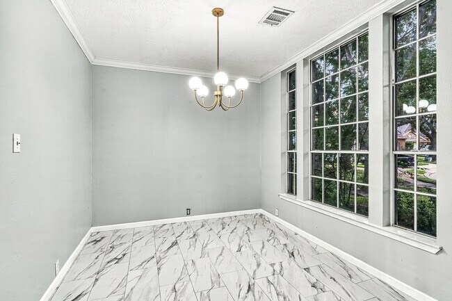 Building Photo - 1307 S Sandpiper Ct
