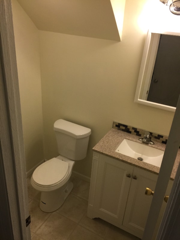 Building Photo - 263 Acorn Dr