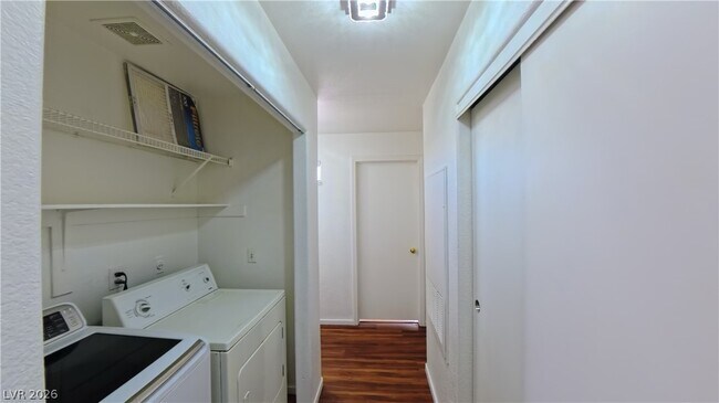 Building Photo - 8020 Cetus Cir