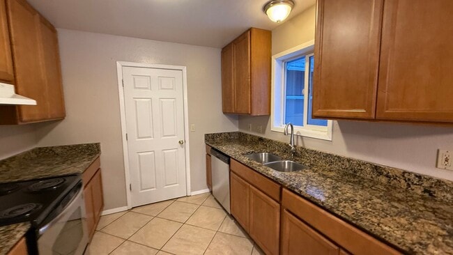 Building Photo - 3 Bedroom Ranch House w/Large 2 Car Garage and Fenced Yard!