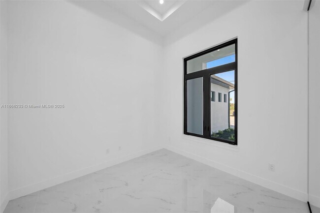 Building Photo - 4016 Chiquita Blvd S