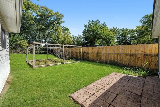 Building Photo - 1515 Highland Ave