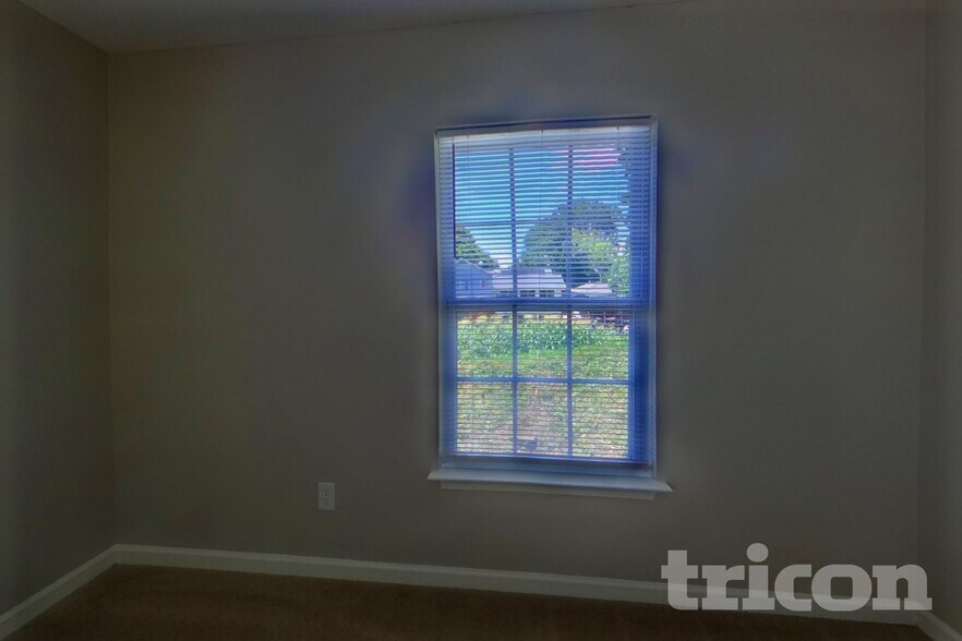 Building Photo - 6826 Squirrels Foot Ct