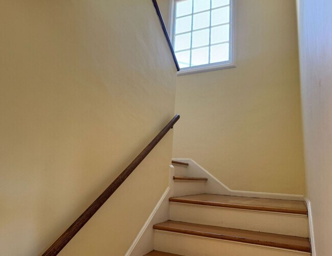 Building Photo - This is a Berkeley Lifestyle. | 3BR | 1.5BA | 1,450 SF | Just Steps from Campus