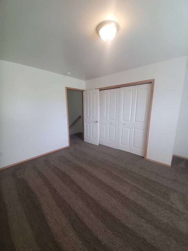 Building Photo - 1803 W Bemis St