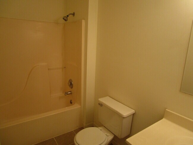 Building Photo - 2412 Calder Ct