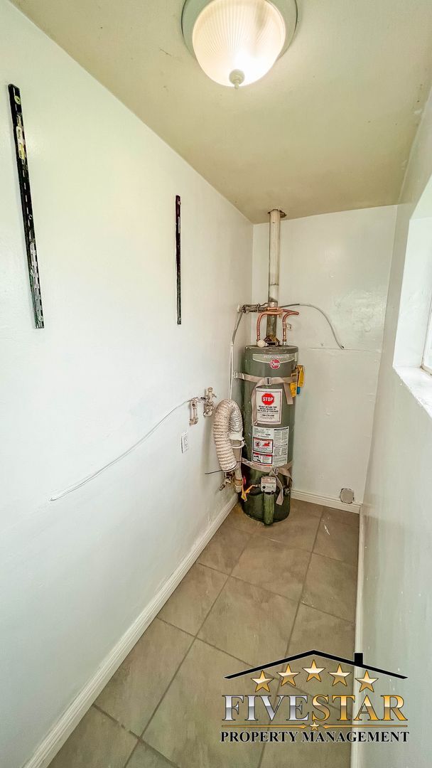 Building Photo - 1424 Gorrill St