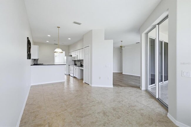 Building Photo - 4456 Streamside Ct