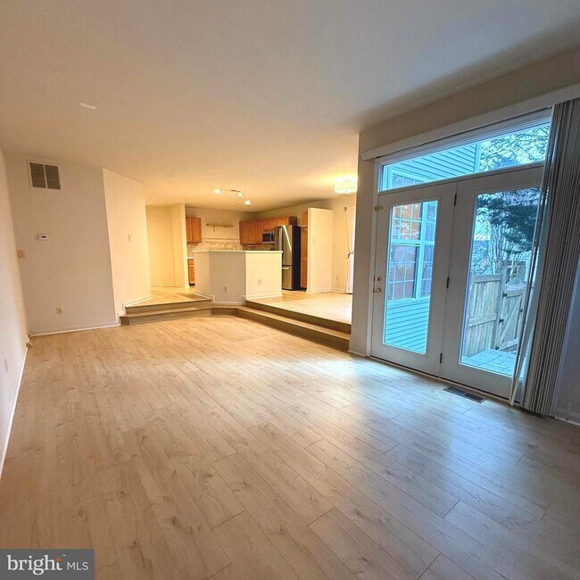 Building Photo - 13120 Misty Glen Ln