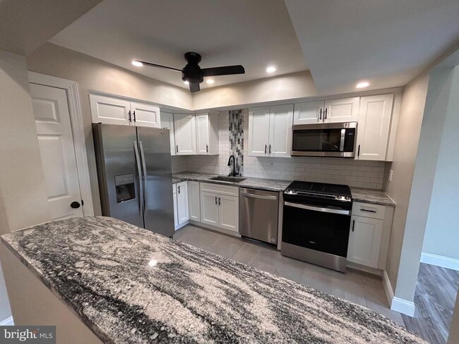 Building Photo - 287 Knoll Dr