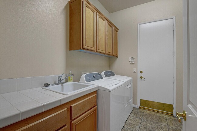Building Photo - 54 Camino Real