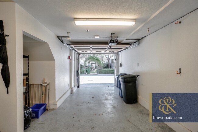 Building Photo - 17 Scott Alley