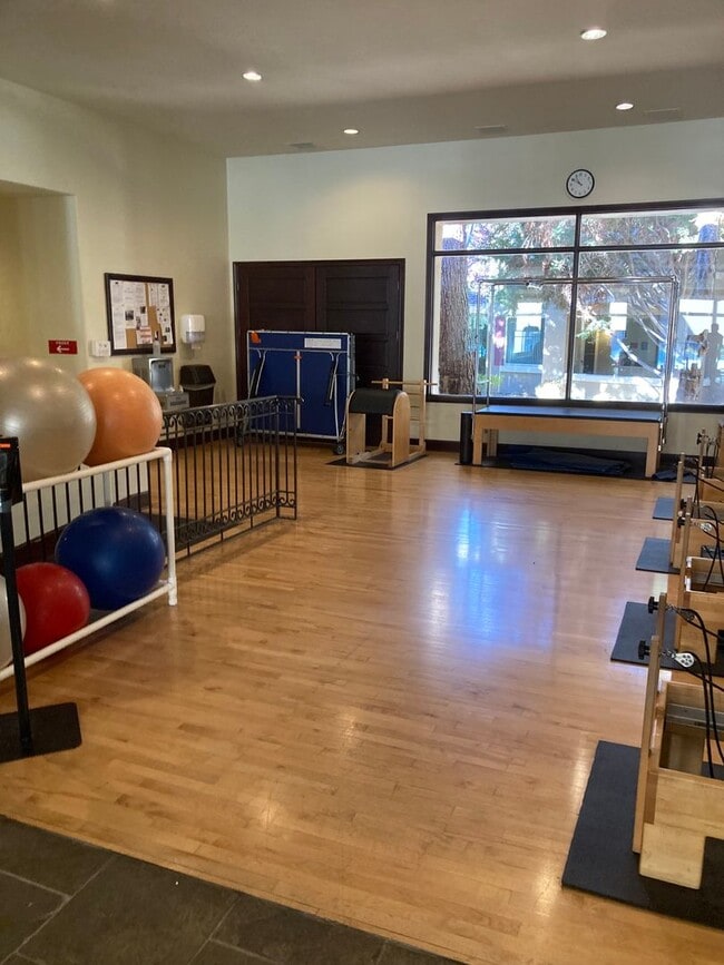 Building Photo - Tanamera Resort Gated Community.  One bedroom, one full bathroom, one car attached garage.