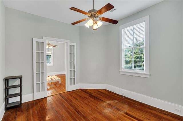 Building Photo - 5705 Prytania St