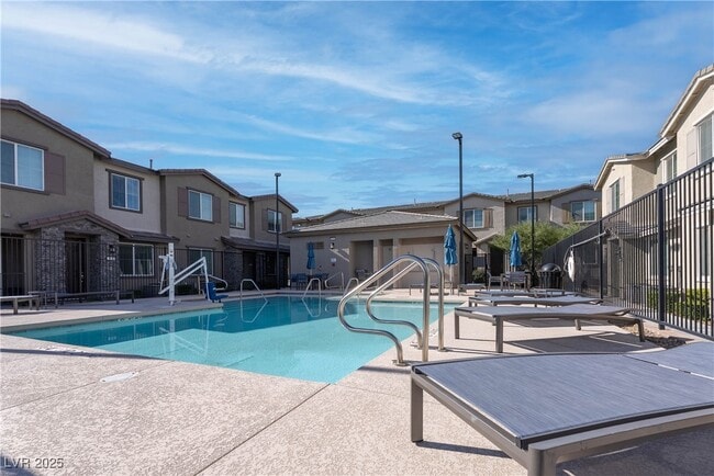 Building Photo - 5730 Sky Pointe Dr