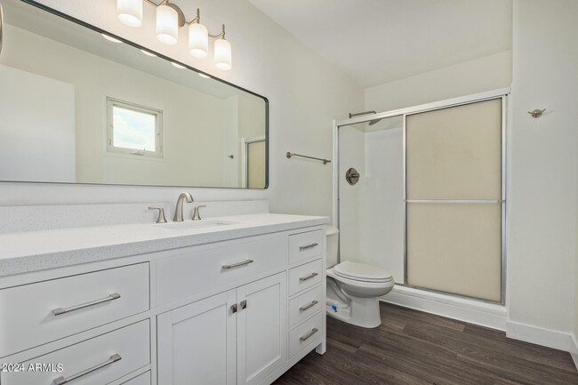 Building Photo - 4414 S Newberry Rd