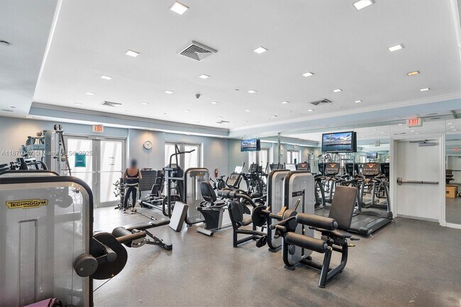 Building Photo - 200 Sunny Isles Blvd