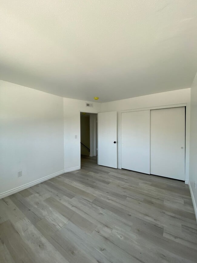 Building Photo - Harbor Village 2 bedroom Condo *OPEN HOUSE - SEE DATES AVAILABILITY*