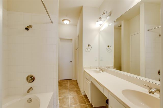 Building Photo - 1041 Colonial Dr