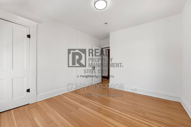 Building Photo - 1530 33rd Ln