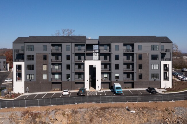 Building Photo - 2900 Edwin Wy