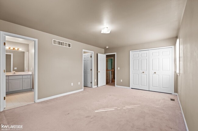 Building Photo - 2199 Edgestone Dr
