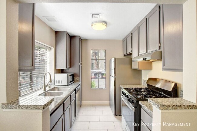 Building Photo - 4700 Nara Vista Way