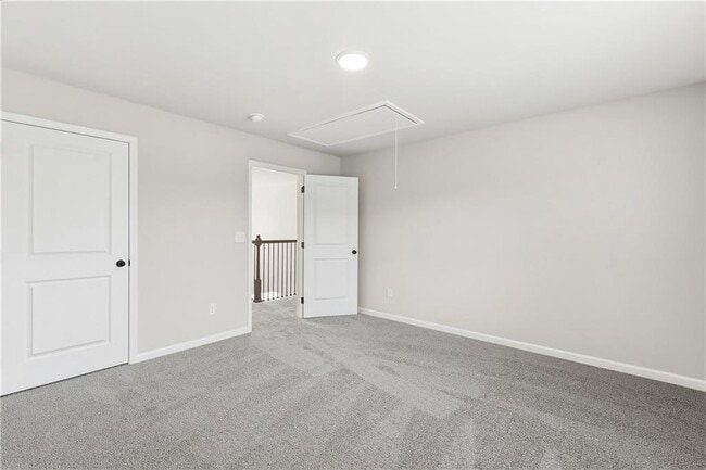 Building Photo - 2500 Sunny Hill Rd