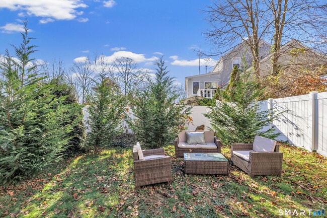 Building Photo - 124 Stiles St