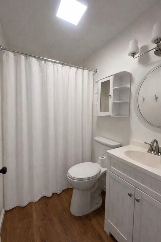 Building Photo - 100 Warren Cir