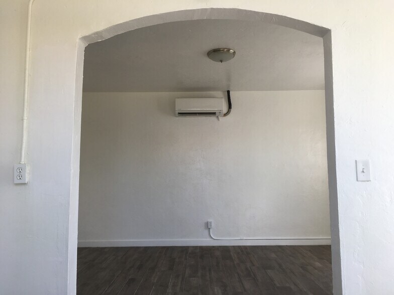 Living Area S - 240 NW 8th Ave