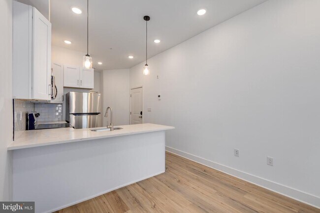 Building Photo - 1535 N 6th St