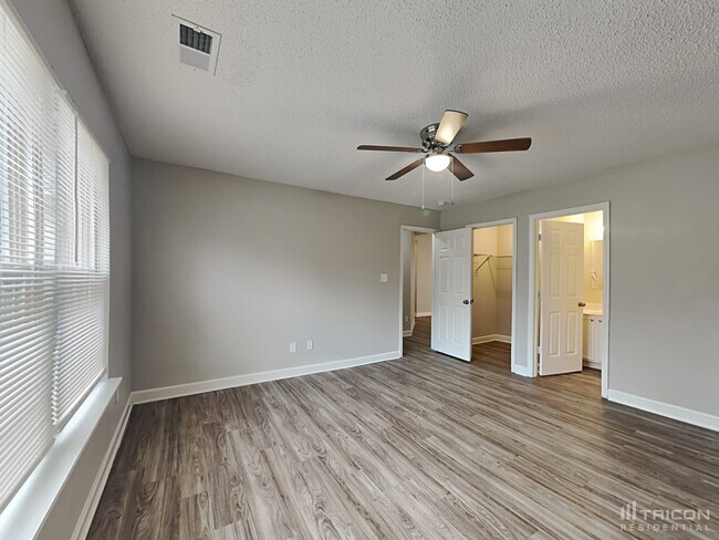 Building Photo - 607 Kingville Dr