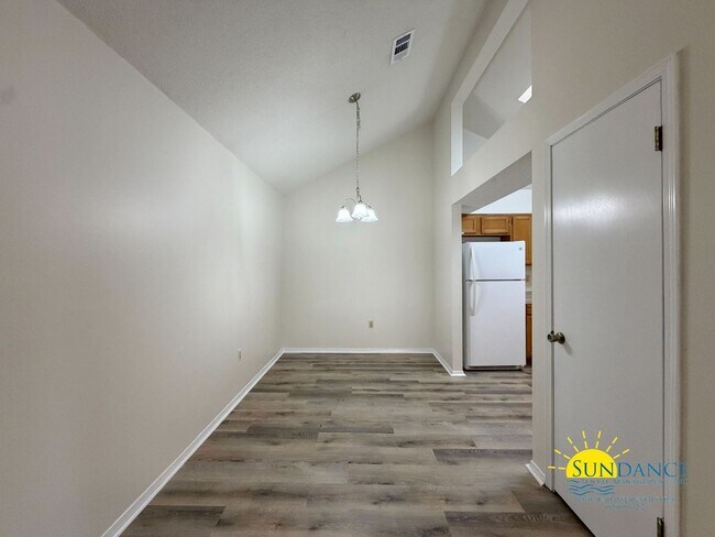 Building Photo - Nice 3 Bedroom Home Close to Eglin and Hurlburt Field AFB!