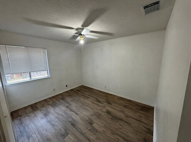 Building Photo - 8869 Meadow Range St