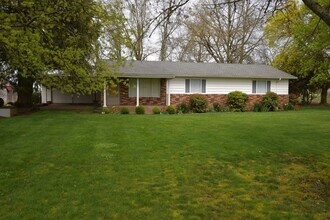 Building Photo - 34885 Lake Creek Dr