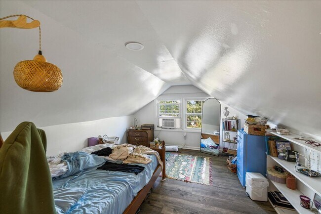 Building Photo - Spacious Home with Cozy Courtyard in Black...