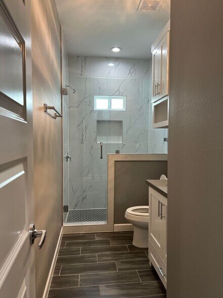 Building Photo - 3104 W Driftwood St