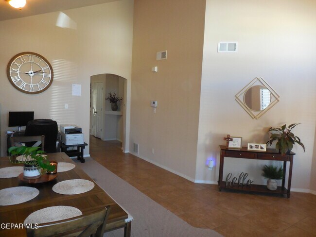 Building Photo - 12572 Paseo Lindo Dr