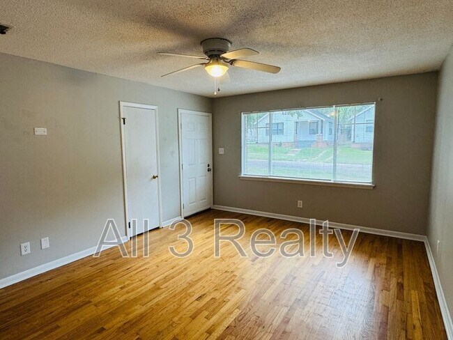 Building Photo - 1619 Yancey Ave