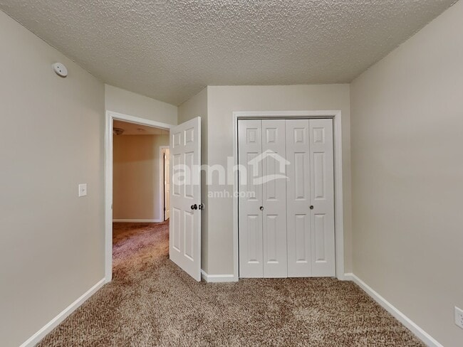 Building Photo - 2725 Freemans Walk Dr