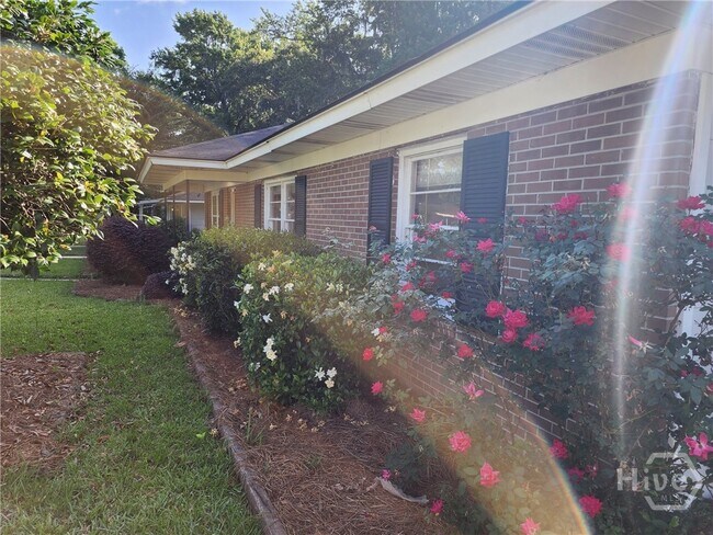 Building Photo - 5014 Spartan Dr