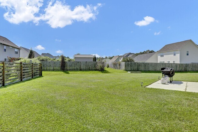 Building Photo - 116 Bridgeport Dr