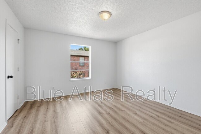 Building Photo - 8108 Foxfire Ln