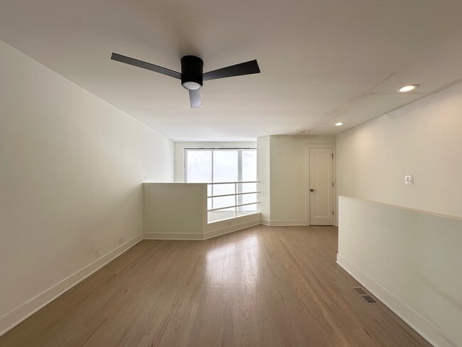 Building Photo - 949 W Grace St