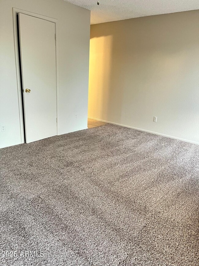 Building Photo - 6010 W Augusta Ave